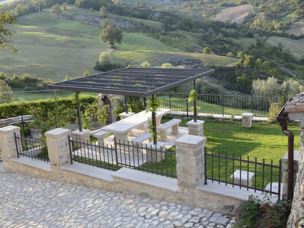 Belvilla By Oyo Graceful Apartment With Garden Petrella Guidi Extérieur photo