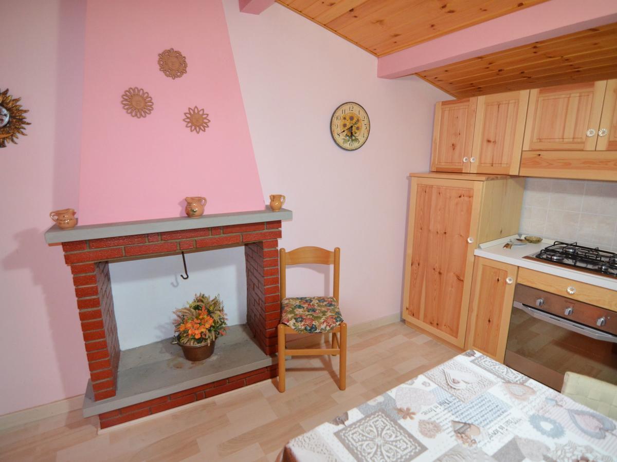 Belvilla By Oyo Graceful Apartment With Garden Petrella Guidi Extérieur photo